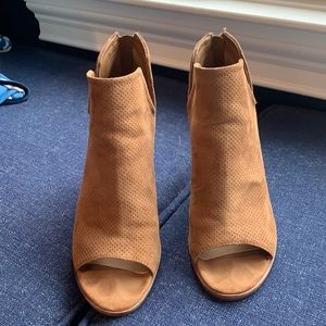 DV by dolce vita tan booties, size 8